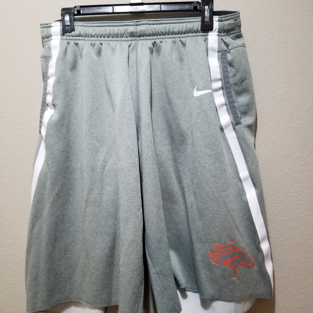 nike therma fit shorts denver broncos grey extra large with pockets White Strip